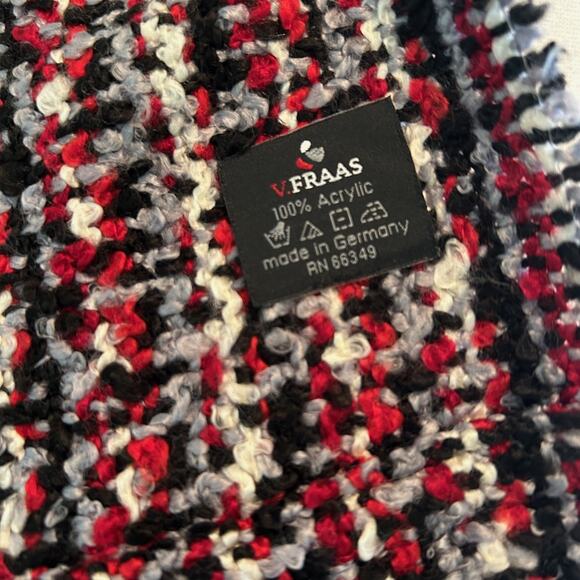 V. Fraas Infinity Scarf Black Red White Made in Germany OS Winter Accessory - Picture 6 of 7